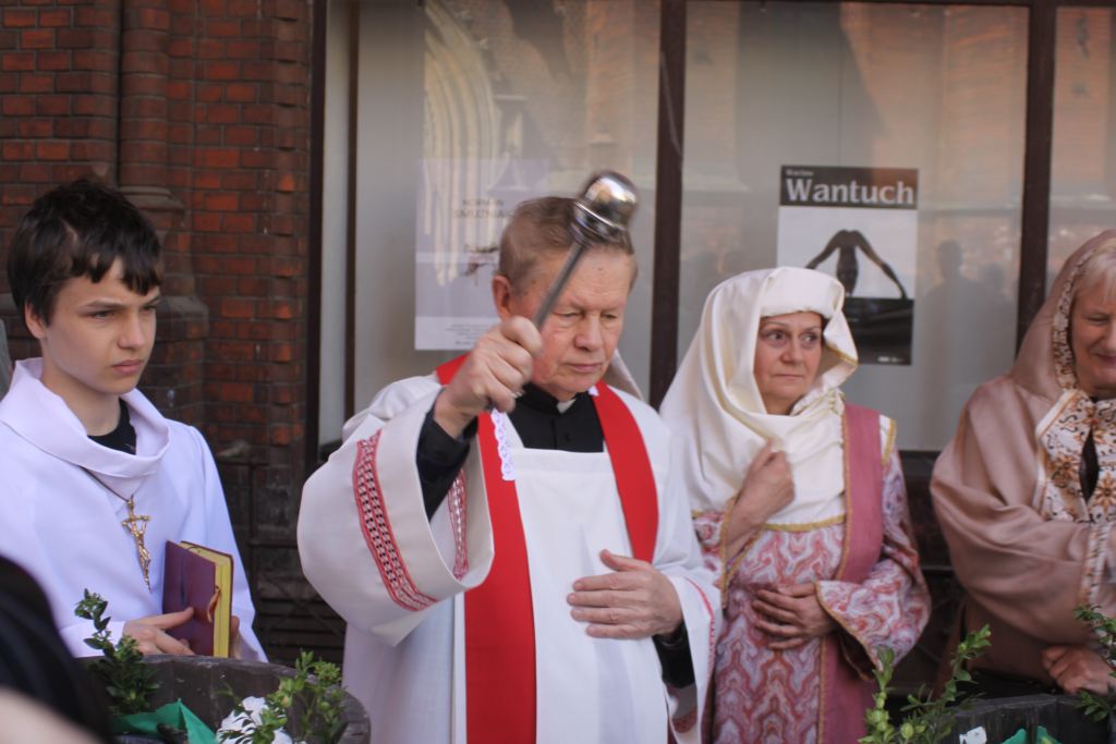 Chleb, śledź i grosz