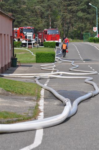 Strażacy ćwiczyli w tajemniczej bazie (2)