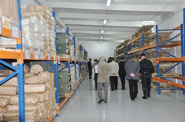 Strażacy ćwiczyli w tajemniczej bazie (1)