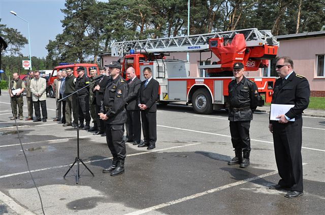 Strażacy ćwiczyli w tajemniczej bazie (2)
