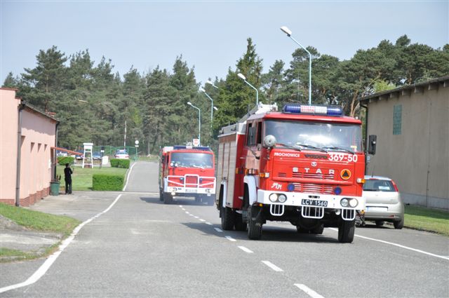 Strażacy ćwiczyli w tajemniczej bazie (1)