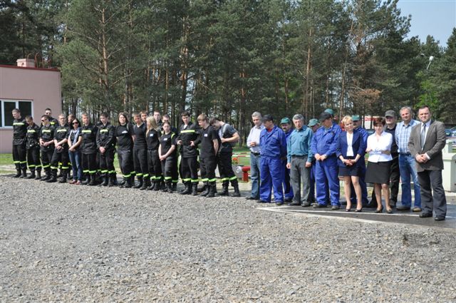 Strażacy ćwiczyli w tajemniczej bazie (2)