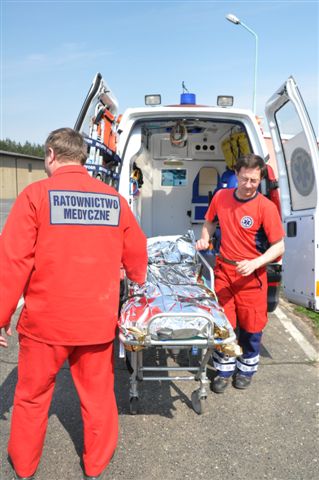 Strażacy ćwiczyli w tajemniczej bazie (2)