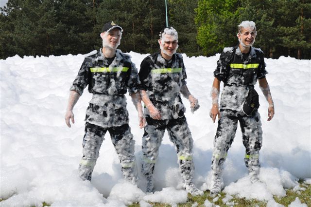 Strażacy ćwiczyli w tajemniczej bazie (2)