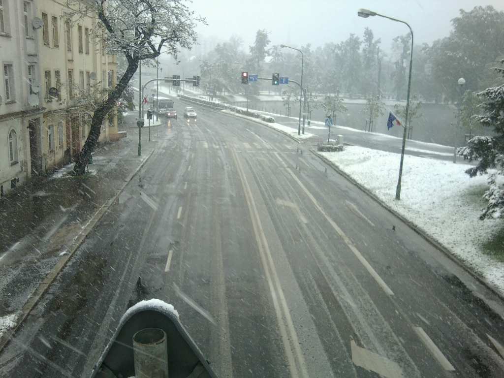 Zima w maju z kontaktu