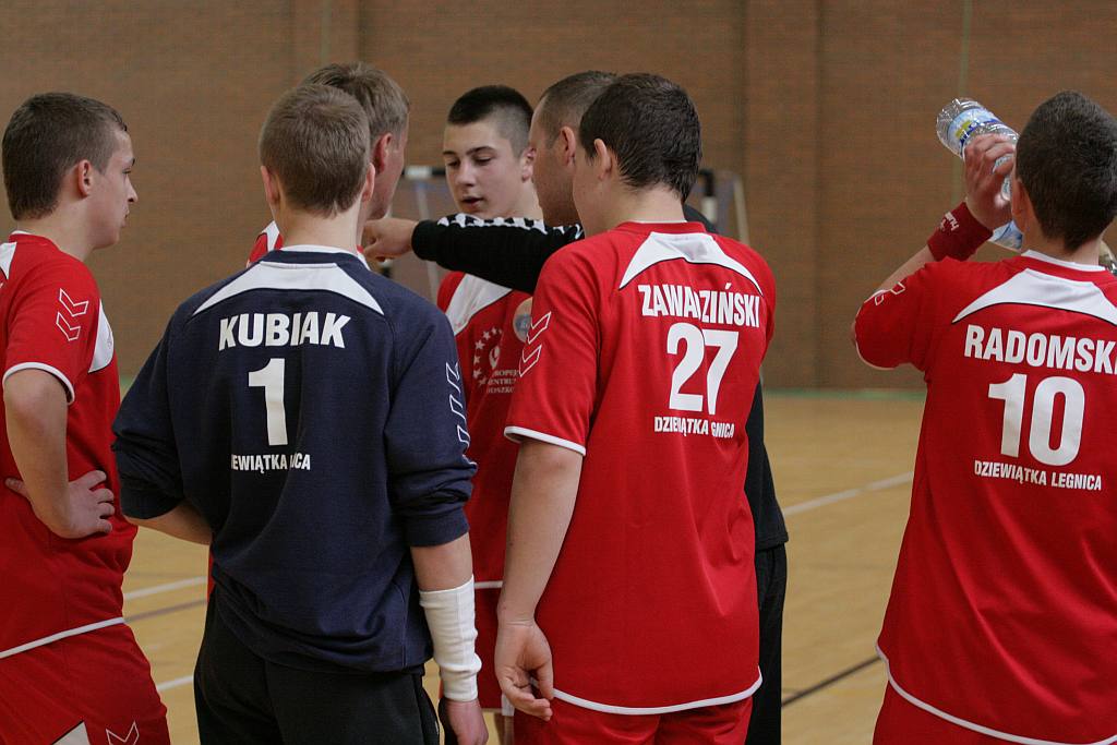 MSPR7 remisuje z UKS9