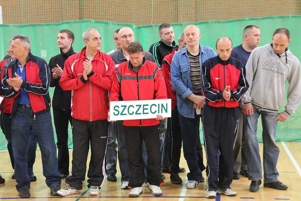Grają w siatkówkę na siedząco cz.3