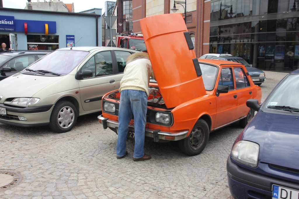 Rój pszczół nad Heliosem