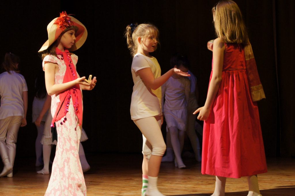 Integracyjny przegląd form teatralnych