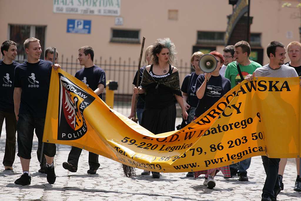 Studenci przejęli władzę w Legnicy