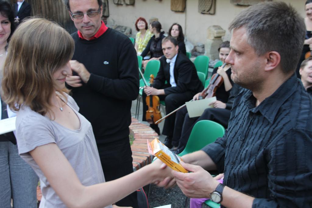 STRINGS & DRUMS