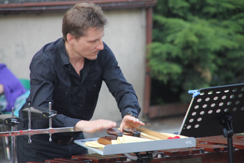 STRINGS & DRUMS