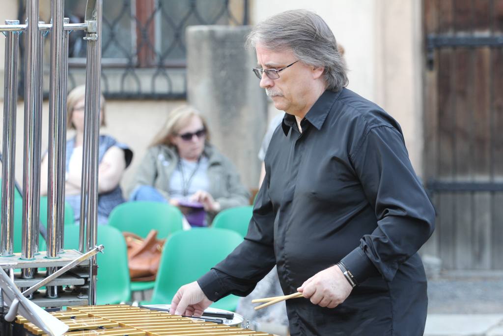 STRINGS & DRUMS