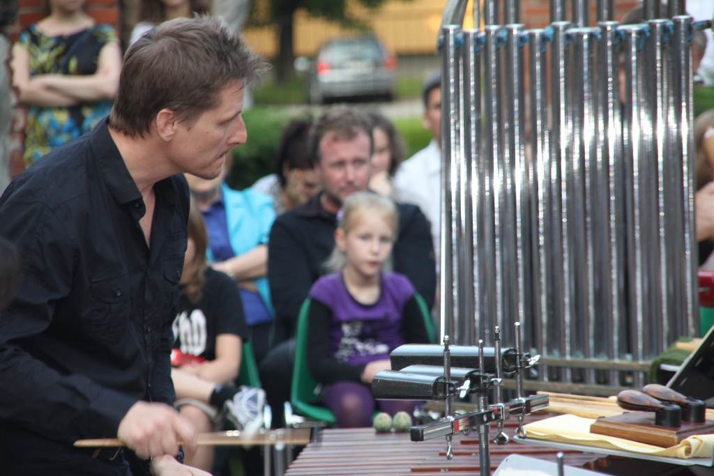 STRINGS & DRUMS