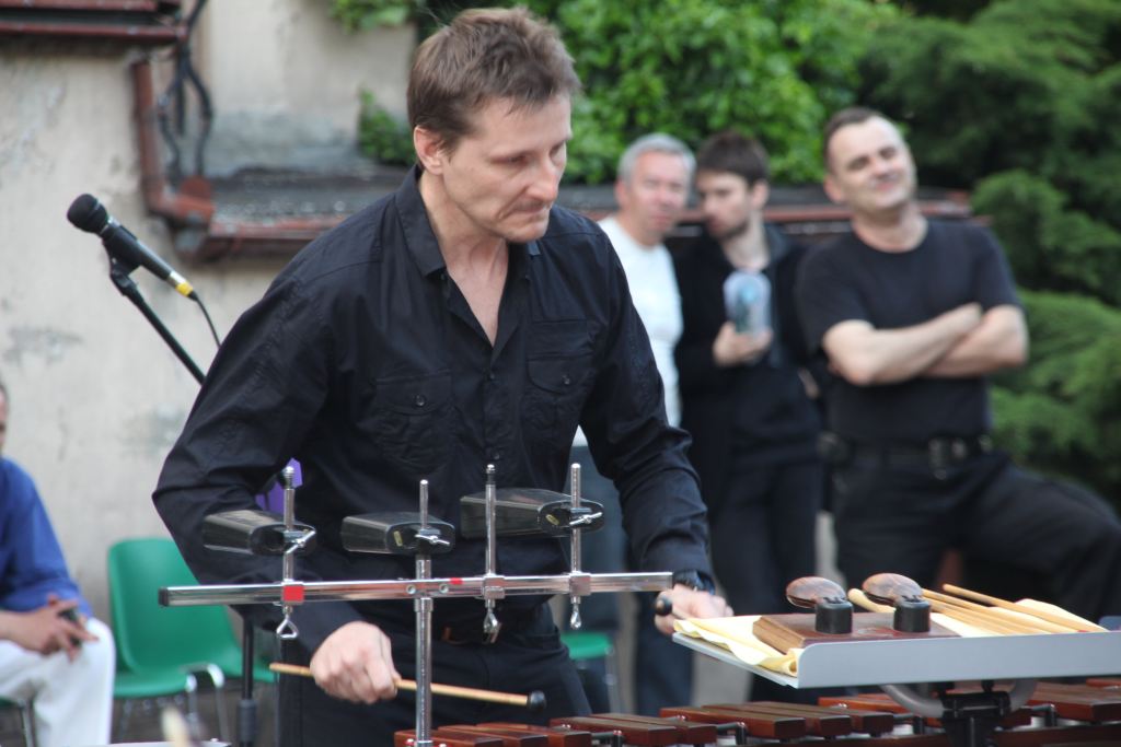 STRINGS & DRUMS