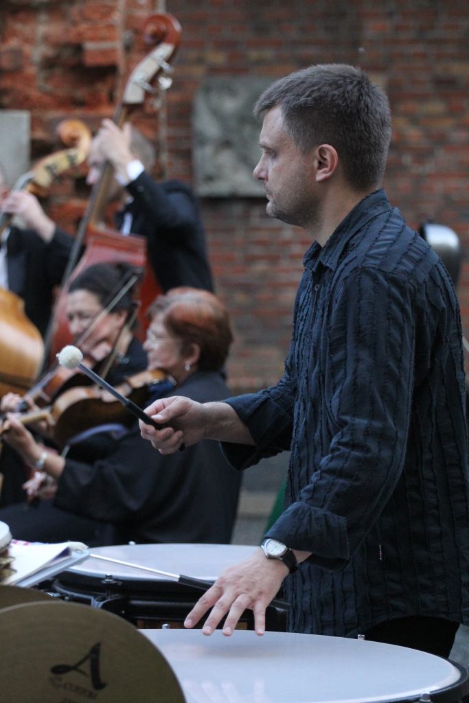 STRINGS & DRUMS