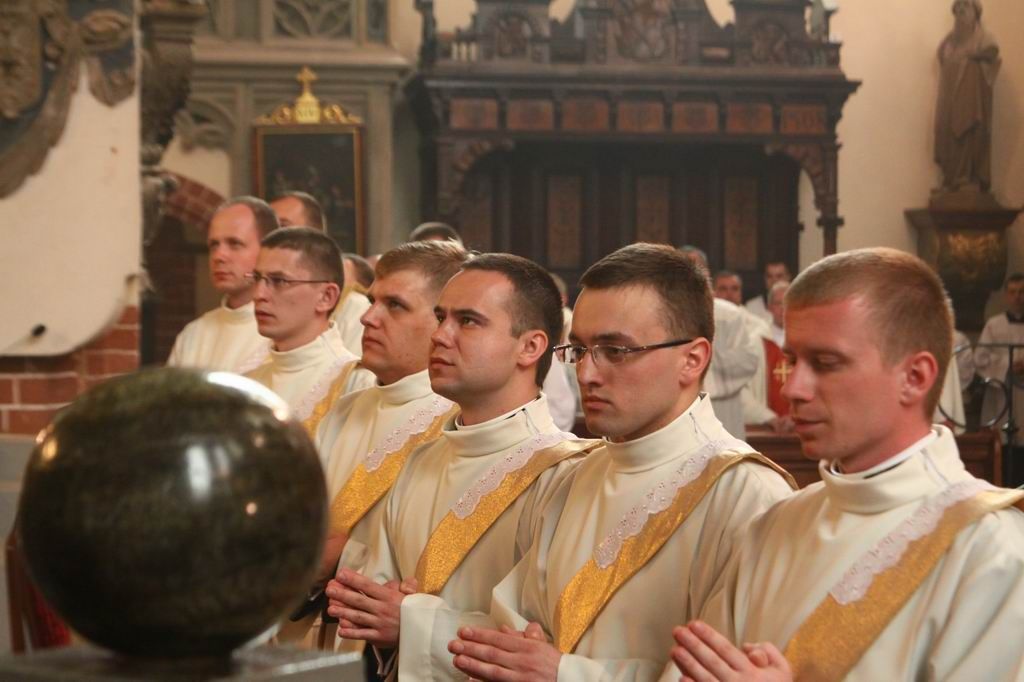 Wyświęcili diakonów w legnickiej Katedrze