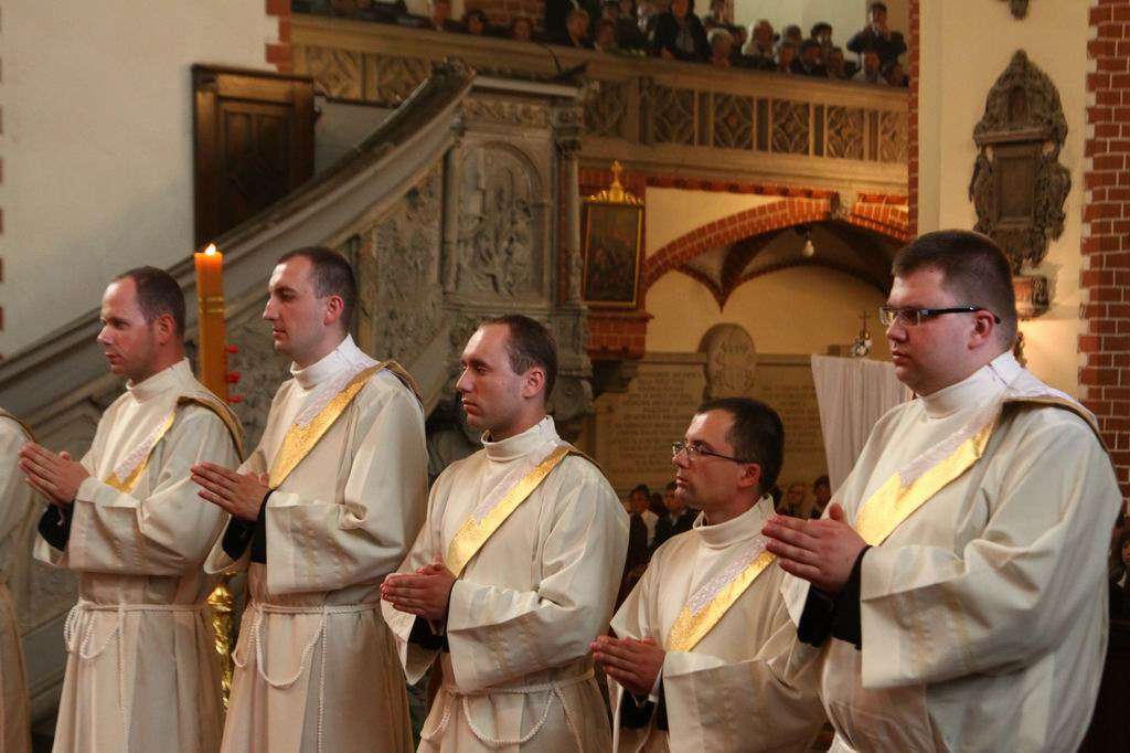 Wyświęcili diakonów w legnickiej Katedrze