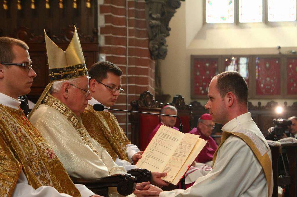 Wyświęcili diakonów w legnickiej Katedrze