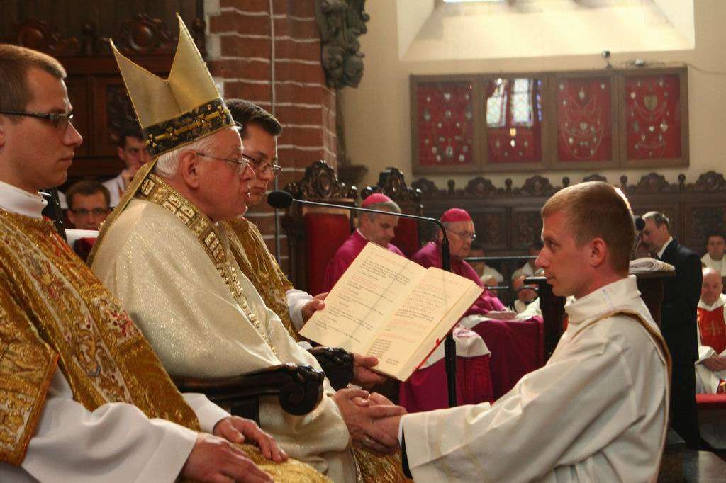 Wyświęcili diakonów w legnickiej Katedrze