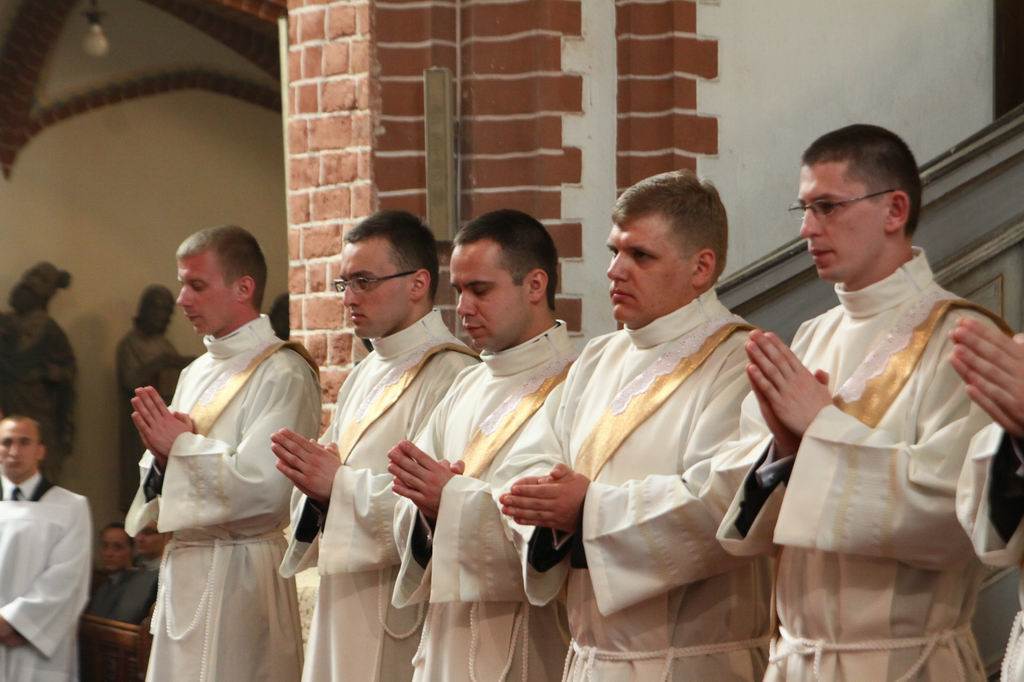 Wyświęcili diakonów w legnickiej Katedrze