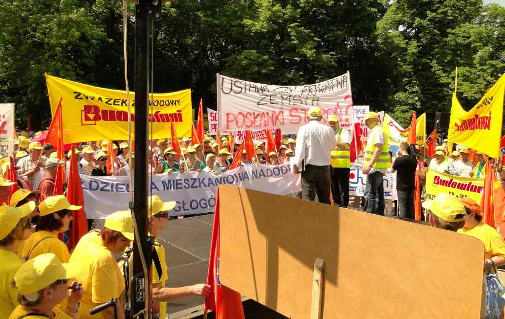 Związkowcy z Legnicy przed Sejmem