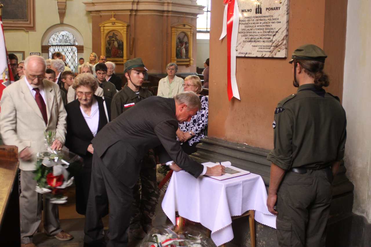 Uczcili pomordowanych w Ponarach