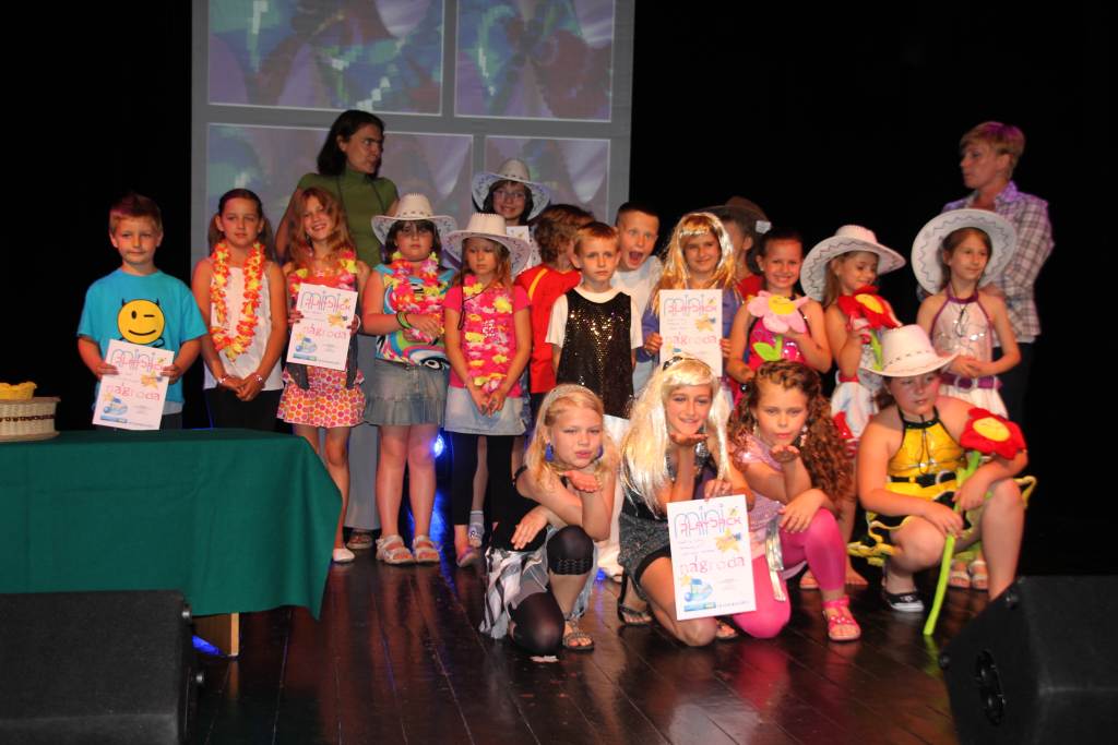 Mini playbeck show