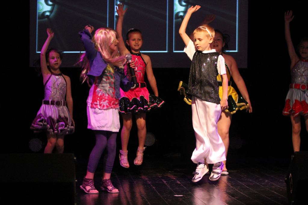 Mini playbeck show