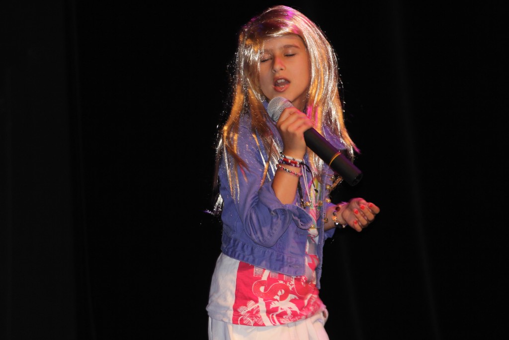 Mini playbeck show