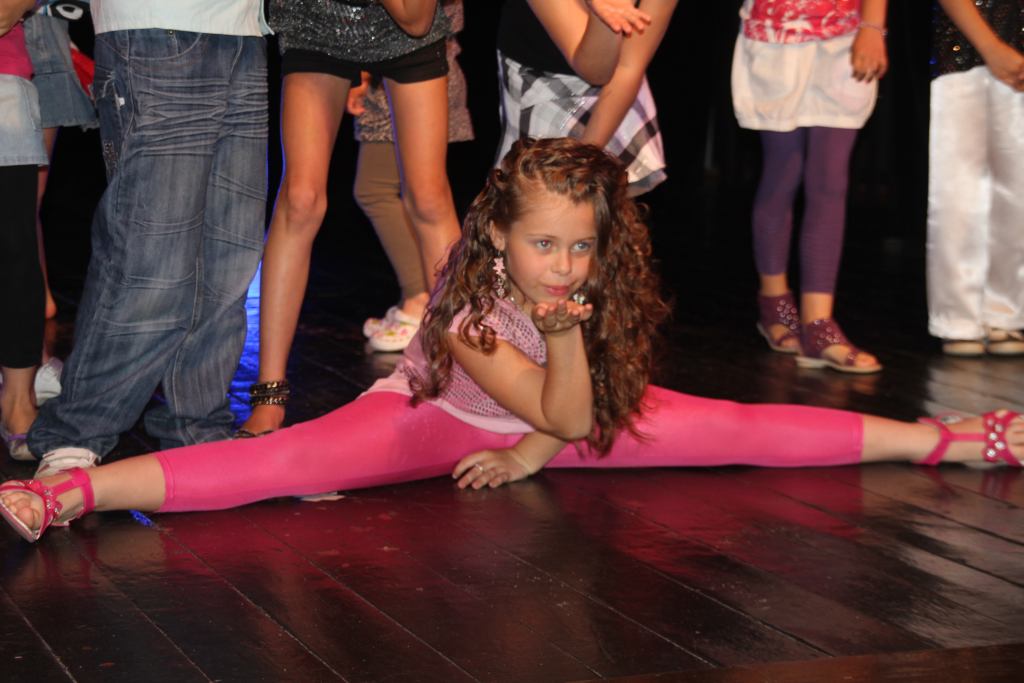 Mini playbeck show