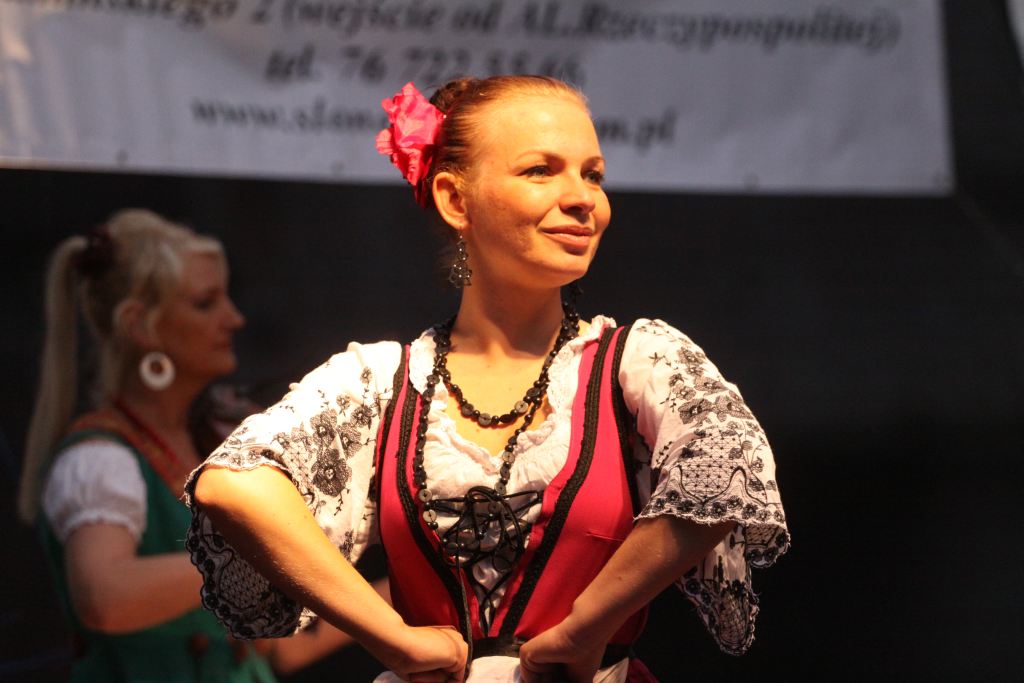 W Legnickim Polu bawią się mimo niepogody cz2