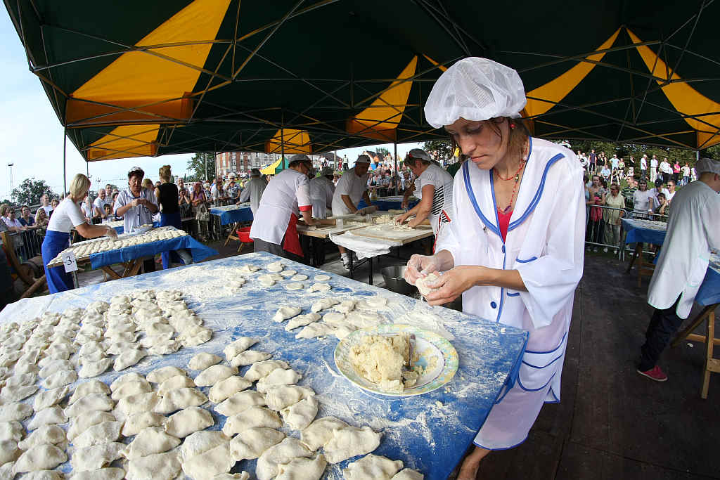 Mistrzostwa w lepieniu pierogów
