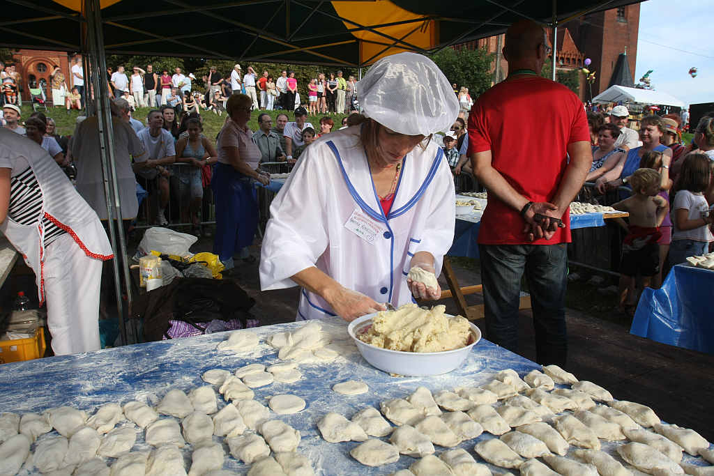 Mistrzostwa w lepieniu pierogów