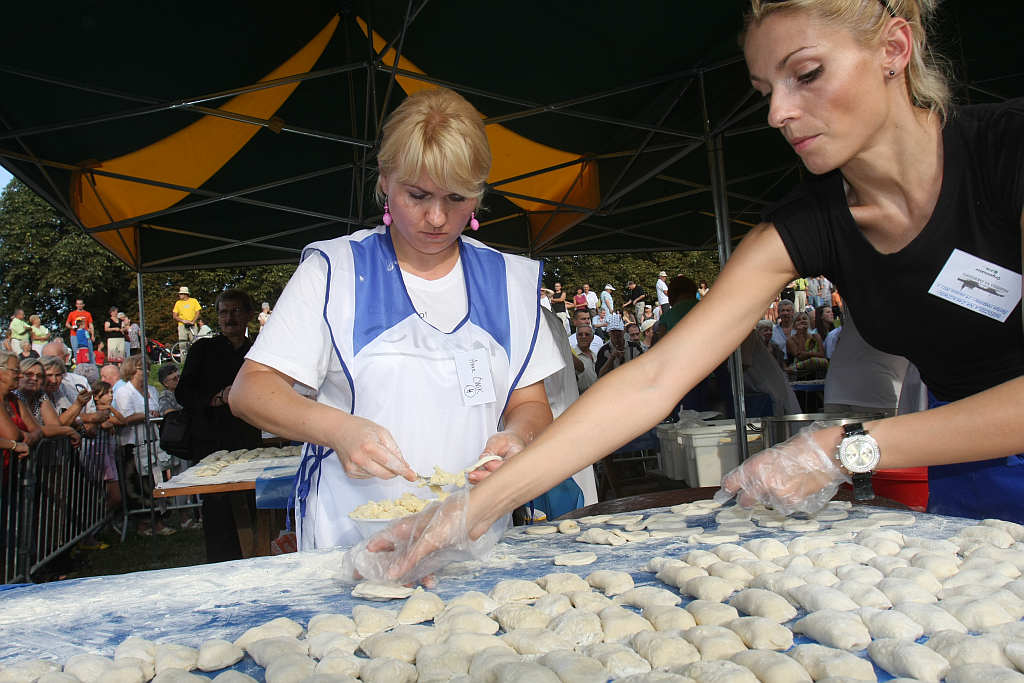 Mistrzostwa w lepieniu pierogów