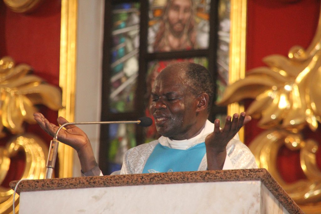 O. John Bashobora w Legnicy