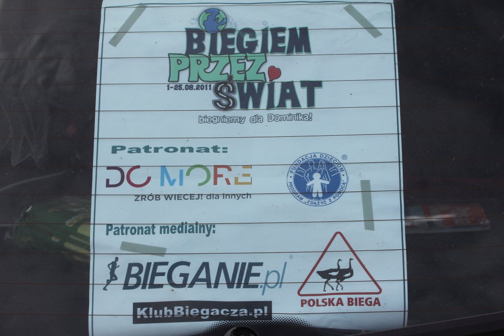Biegną by pomóc choremu chłopcu