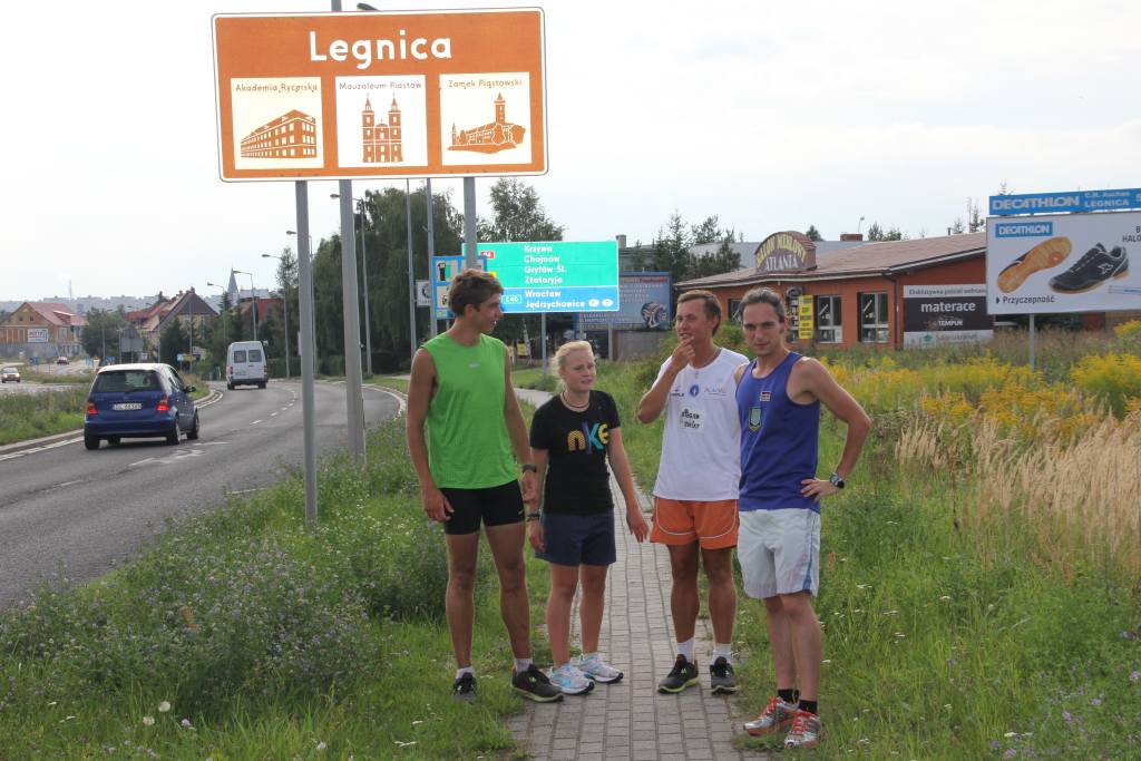 Biegną by pomóc choremu chłopcu
