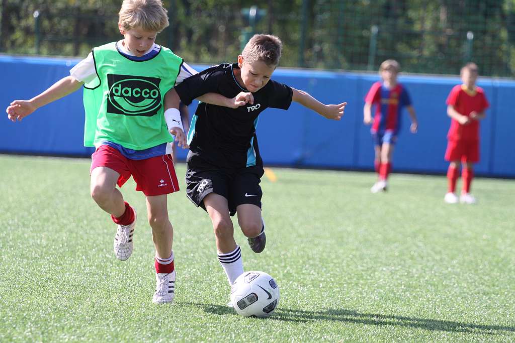 Wakacyjna przygoda z piłką