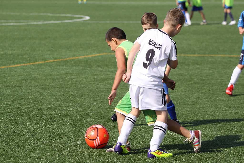 Wakacyjna przygoda z piłką