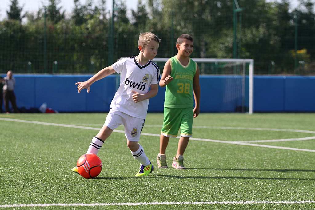 Wakacyjna przygoda z piłką