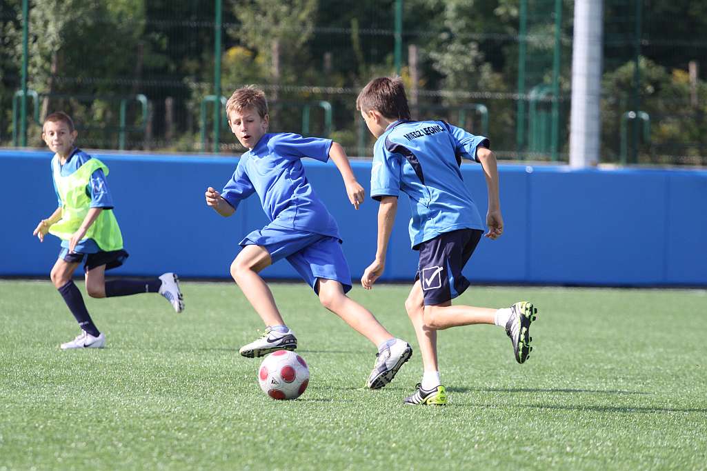 Wakacyjna przygoda z piłką