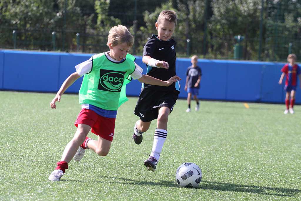 Wakacyjna przygoda z piłką