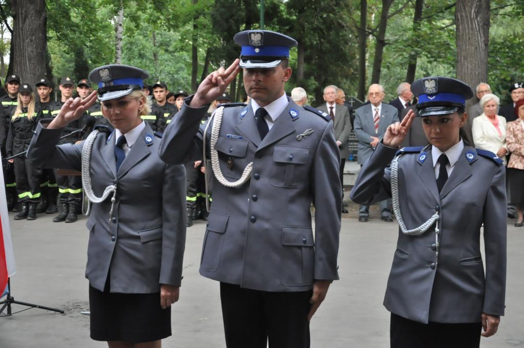 Złożyli kwiaty ku pamięci pomordowanych