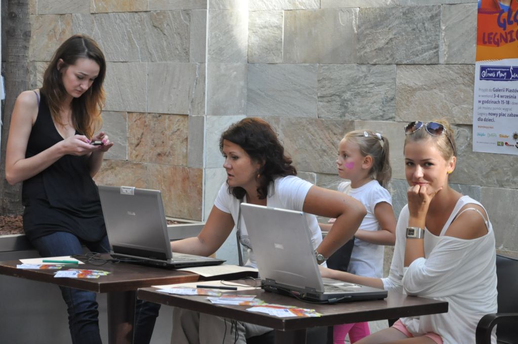 Wygrywaj z Galerią Piastów i głosuj na podwórka