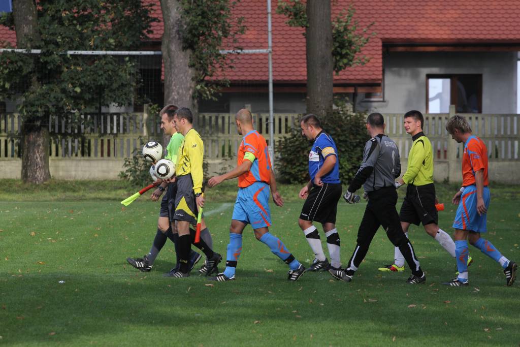 KS Legnickie Pole - Błękitni 7:4