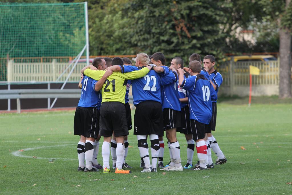 KS Legnickie Pole - Błękitni 7:4