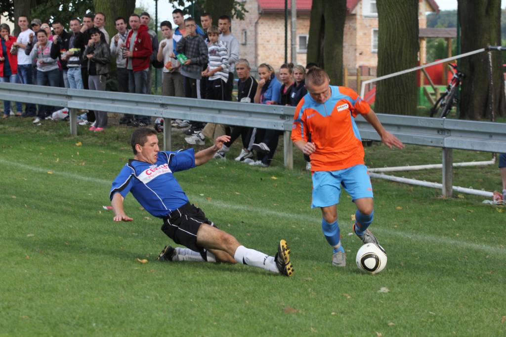 KS Legnickie Pole - Błękitni 7:4