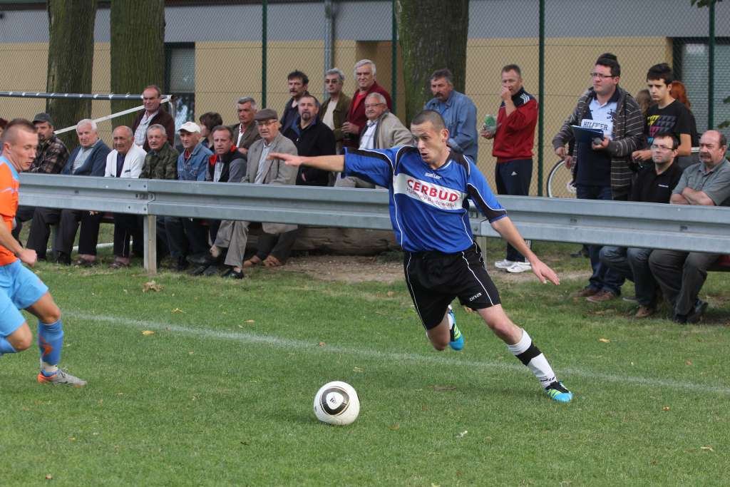 KS Legnickie Pole - Błękitni 7:4