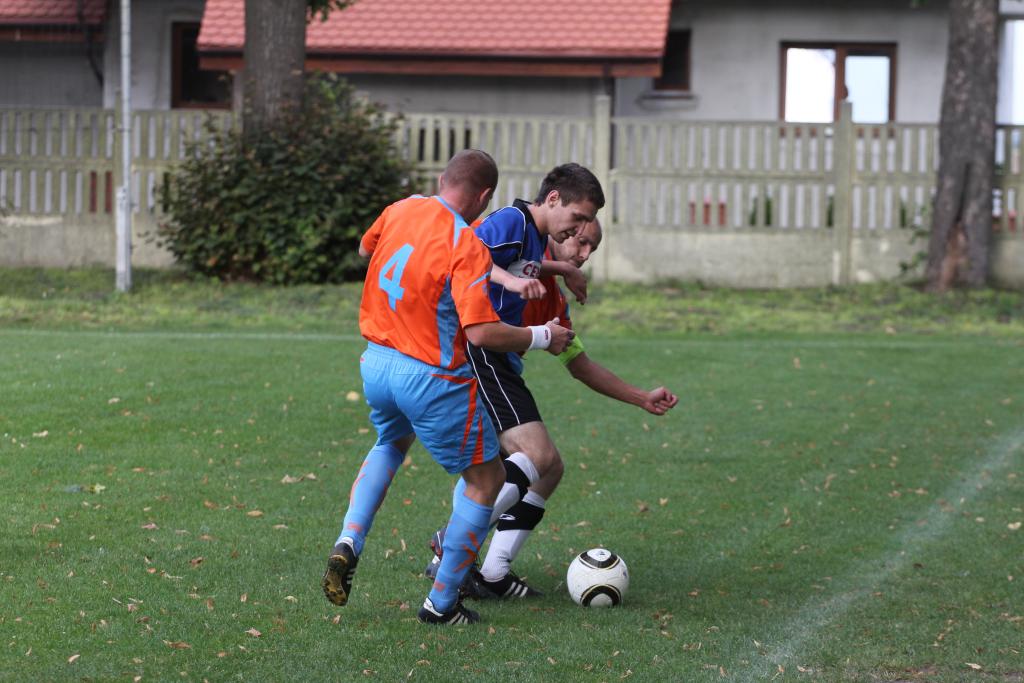 KS Legnickie Pole - Błękitni 7:4
